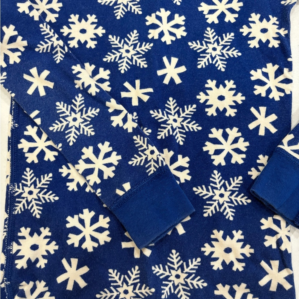 Hanna Andersson Blue and White Snowflake Pajama Set